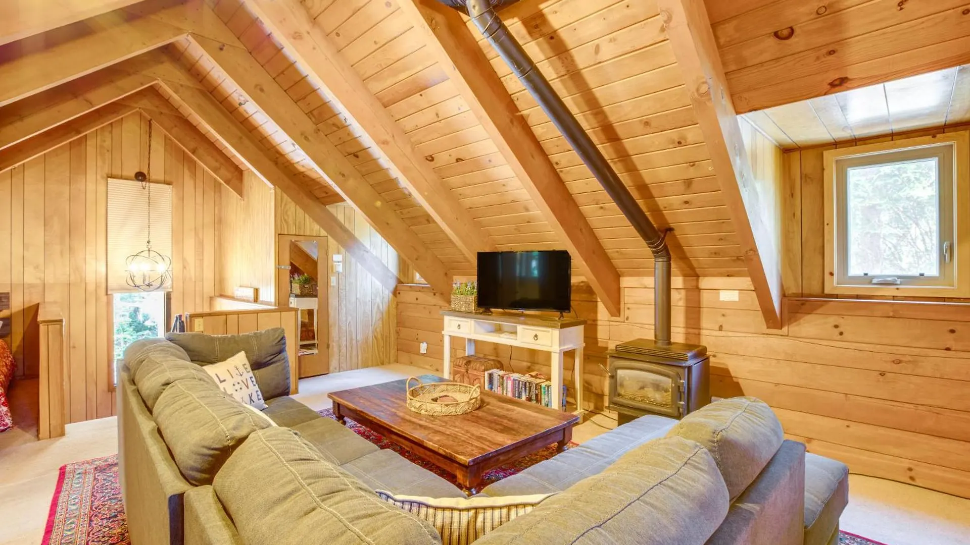 Private Tahoe Mtn Cabin Backing To The Forest! South Lake Tahoe