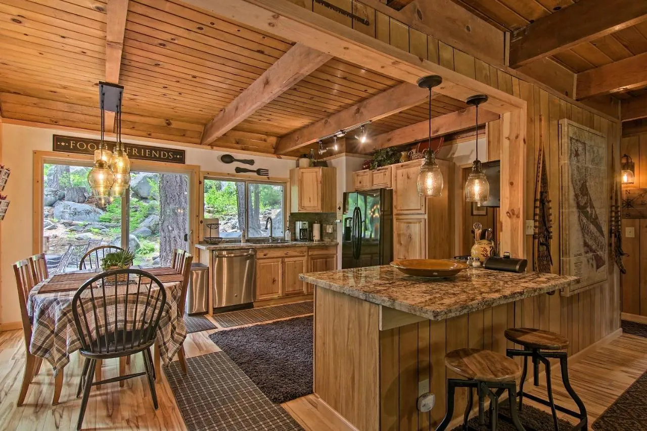 Private Tahoe Mtn Cabin Backing To The Forest! South Lake Tahoe
