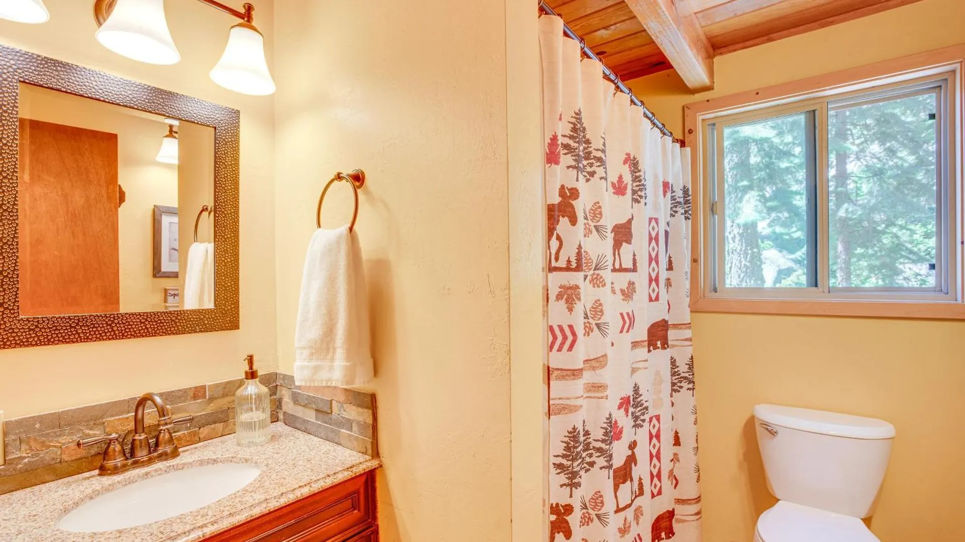 度假居 Private Tahoe Mtn Cabin Backing To The Forest! 南太浩湖 美国