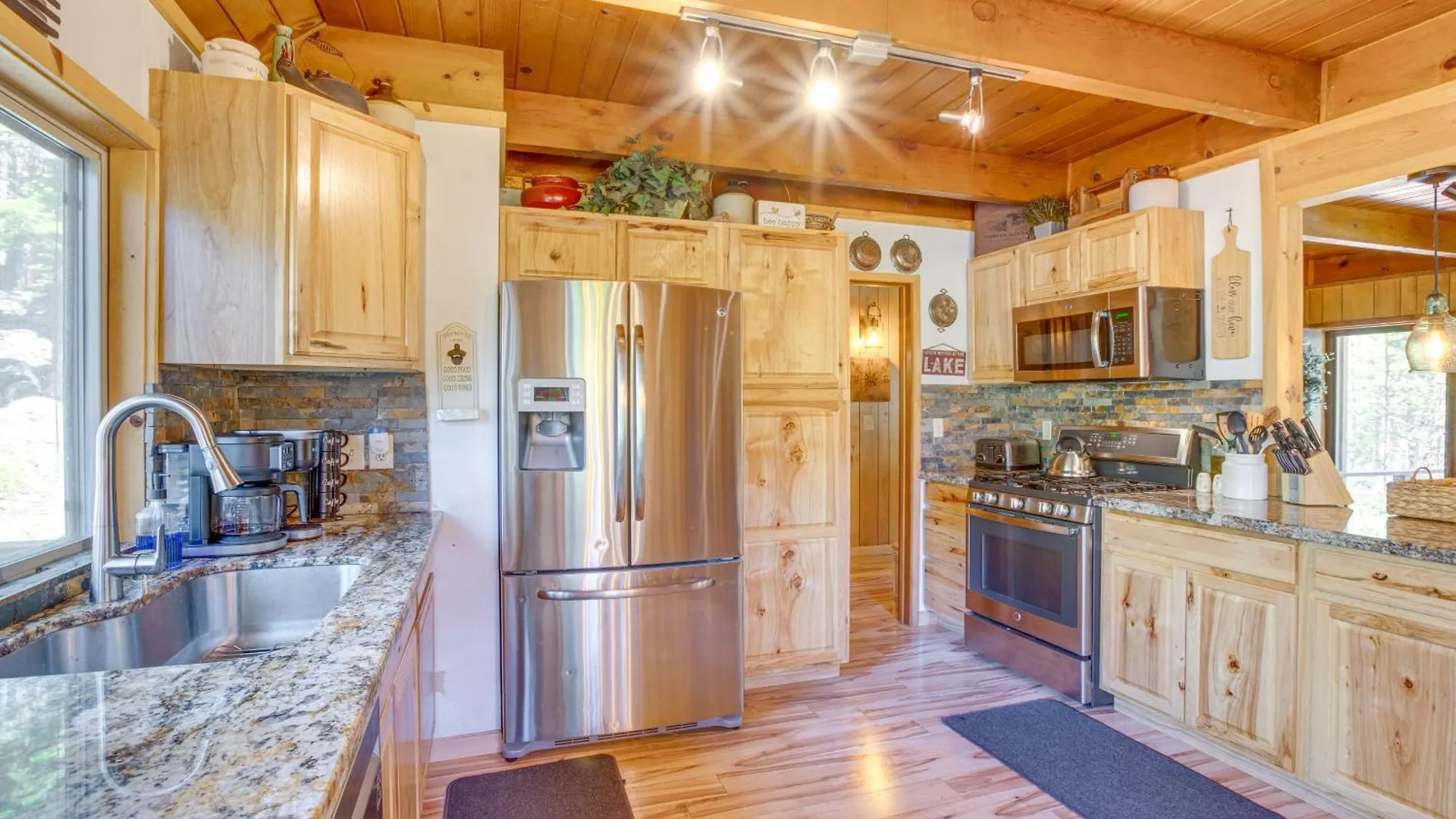 Private Tahoe Mtn Cabin Backing To The Forest! 南太浩湖