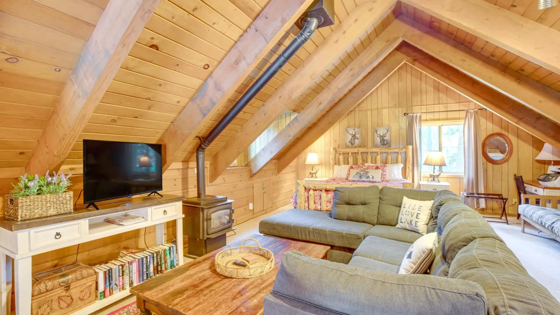度假居 Private Tahoe Mtn Cabin Backing To The Forest! 南太浩湖