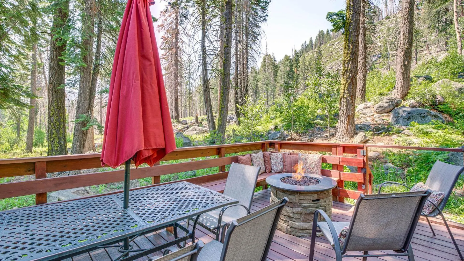 Private Tahoe Mtn Cabin Backing To The Forest! 南太浩湖 度假居