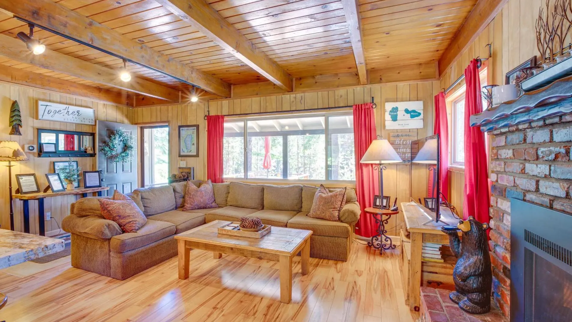 Private Tahoe Mtn Cabin Backing To The Forest! 南太浩湖 度假居
