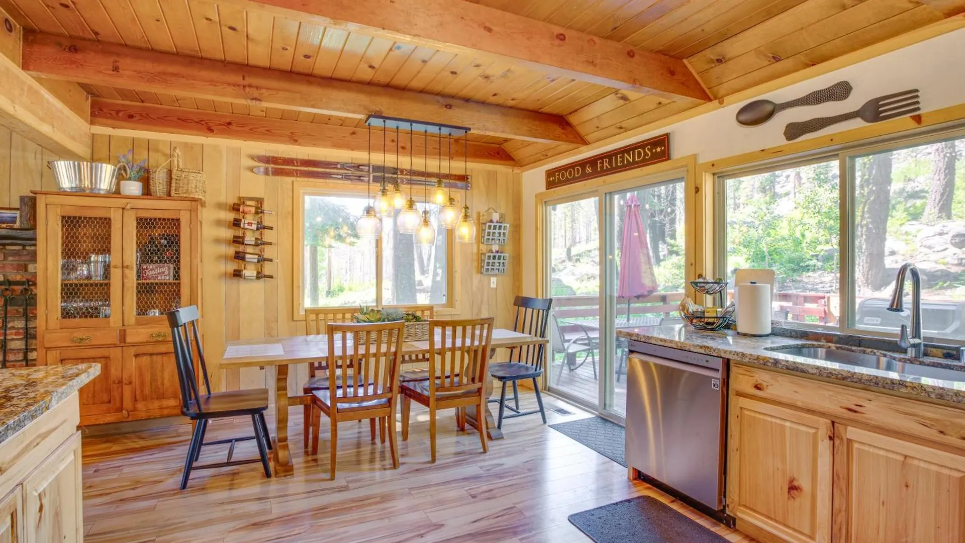 度假居 Private Tahoe Mtn Cabin Backing To The Forest! 南太浩湖