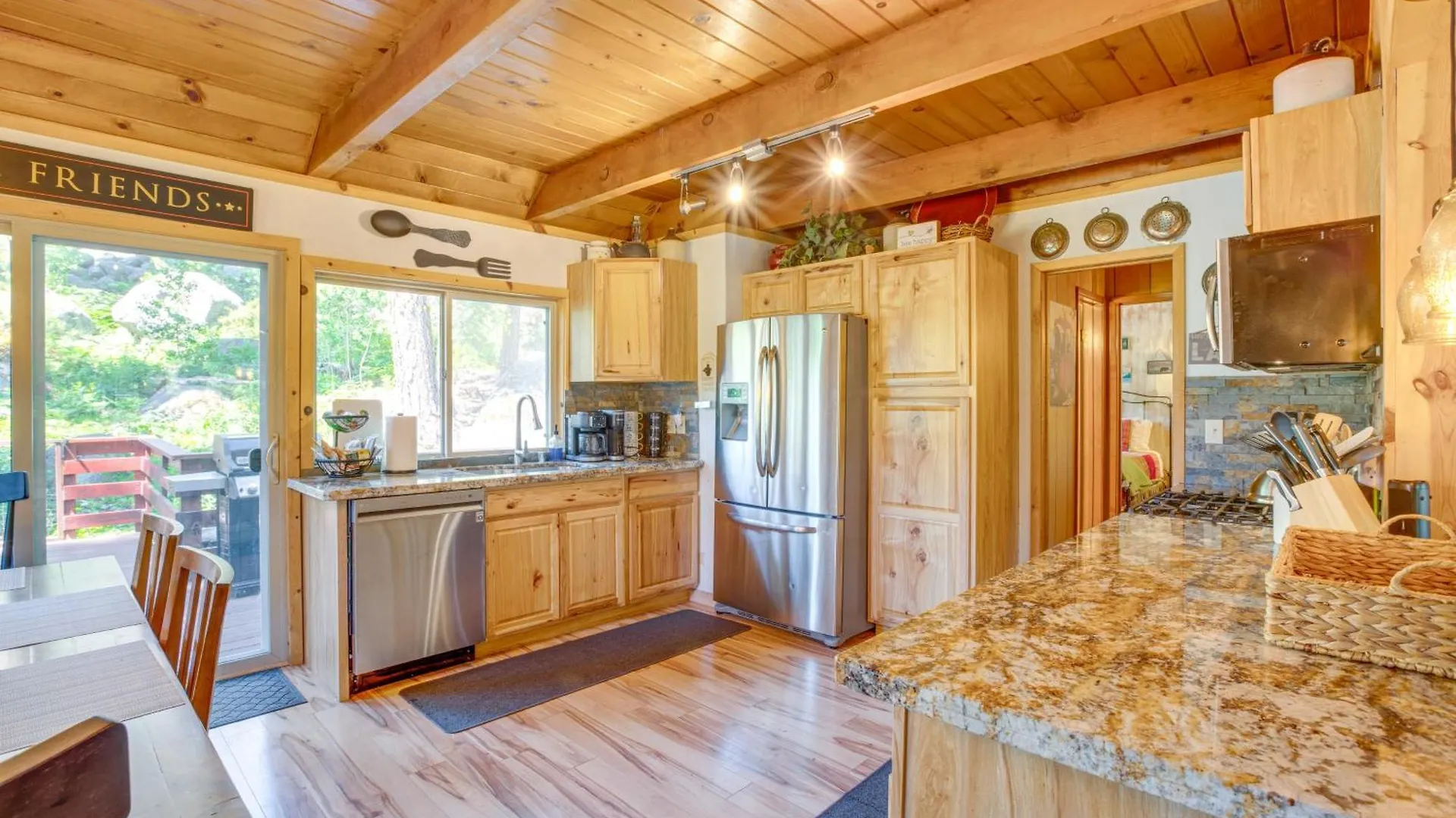 Private Tahoe Mtn Cabin Backing To The Forest! 南太浩湖 0*,  美国