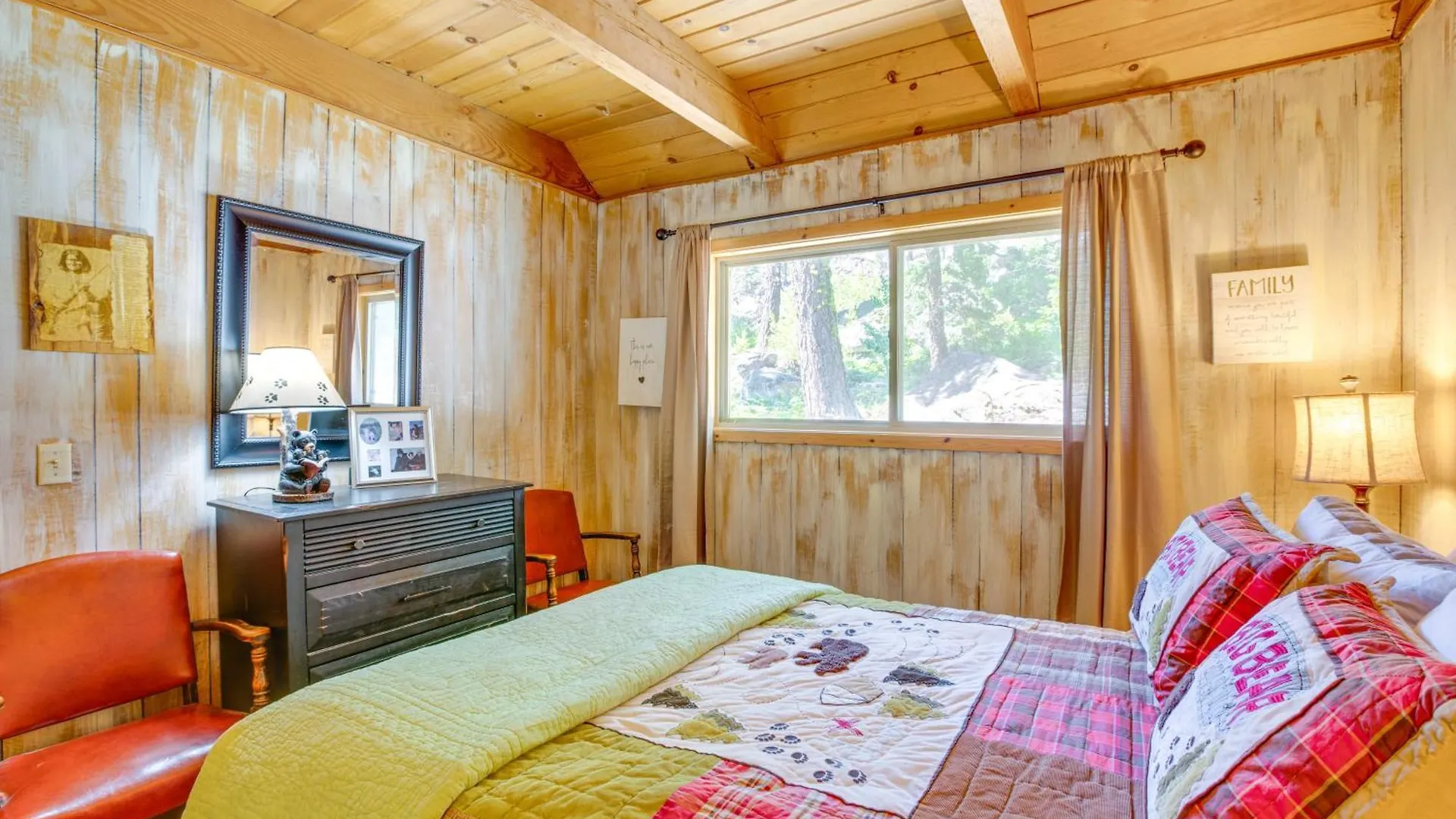 Private Tahoe Mtn Cabin Backing To The Forest! 南太浩湖 度假居