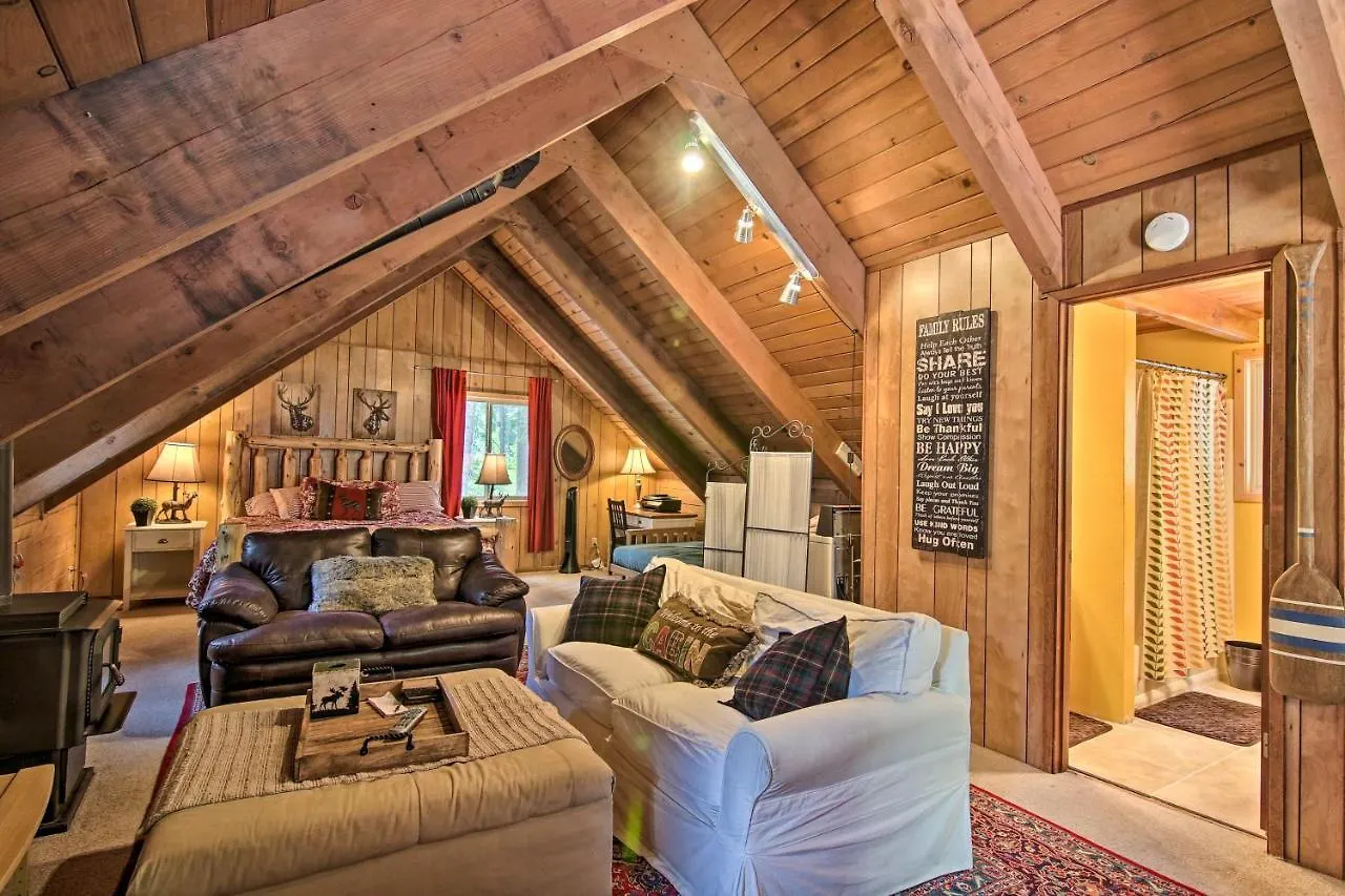 Private Tahoe Mtn Cabin Backing To The Forest! 南太浩湖 0*,  美国