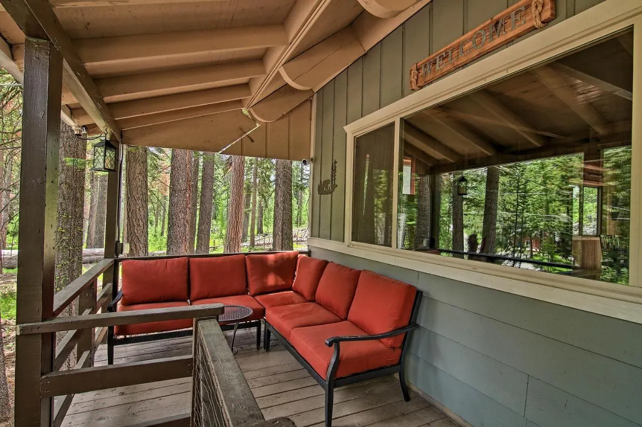 Private Tahoe Mtn Cabin Backing To The Forest! 南太浩湖 度假居